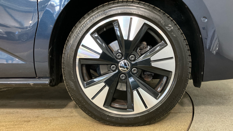 Volkswagen Multivan 2.0 TDI Style 5dr LWB DSG Diesel Estate